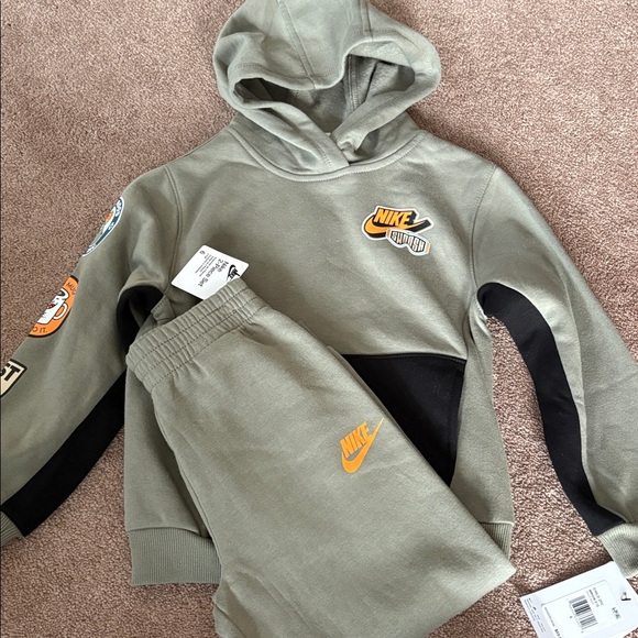 Nike Kids Boys 2 piece joggers sweatpants hoodie set size 6 NWT - Picture 3 of 4